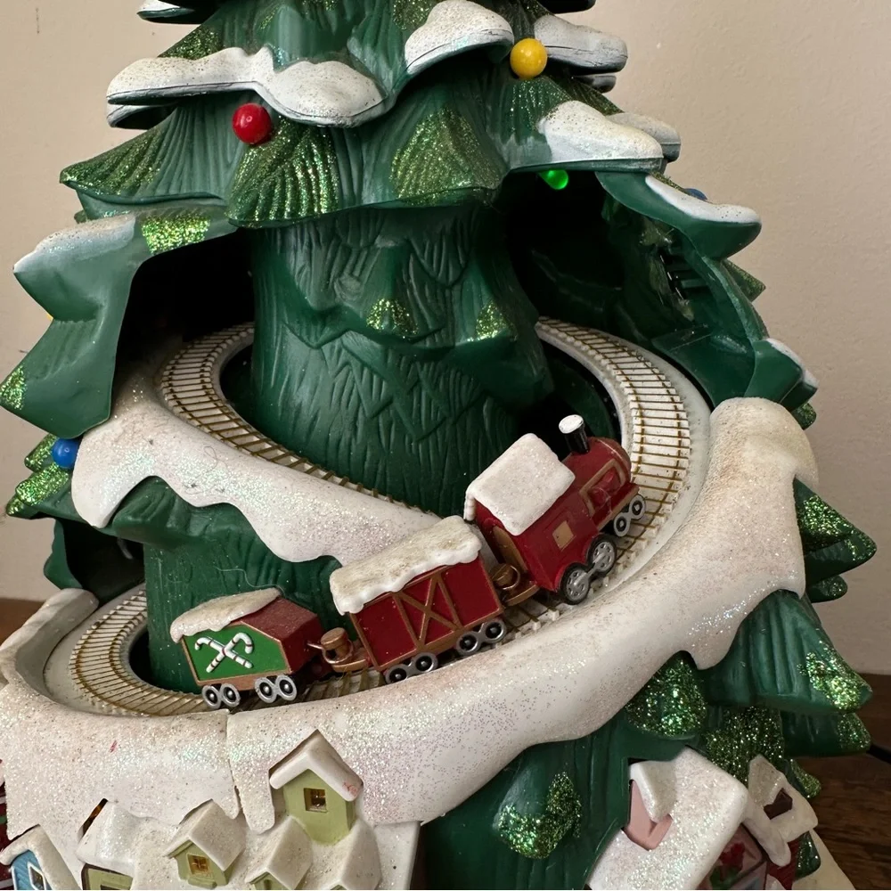 Vintage Avon 2007 Musical Christmas Tree with Moving Train & Village Scene - Picture 7 of 11